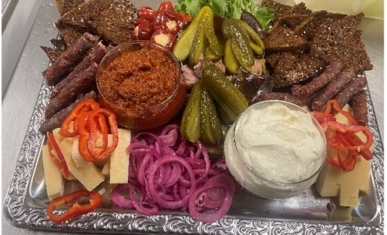 Tapas-anretninger på fade